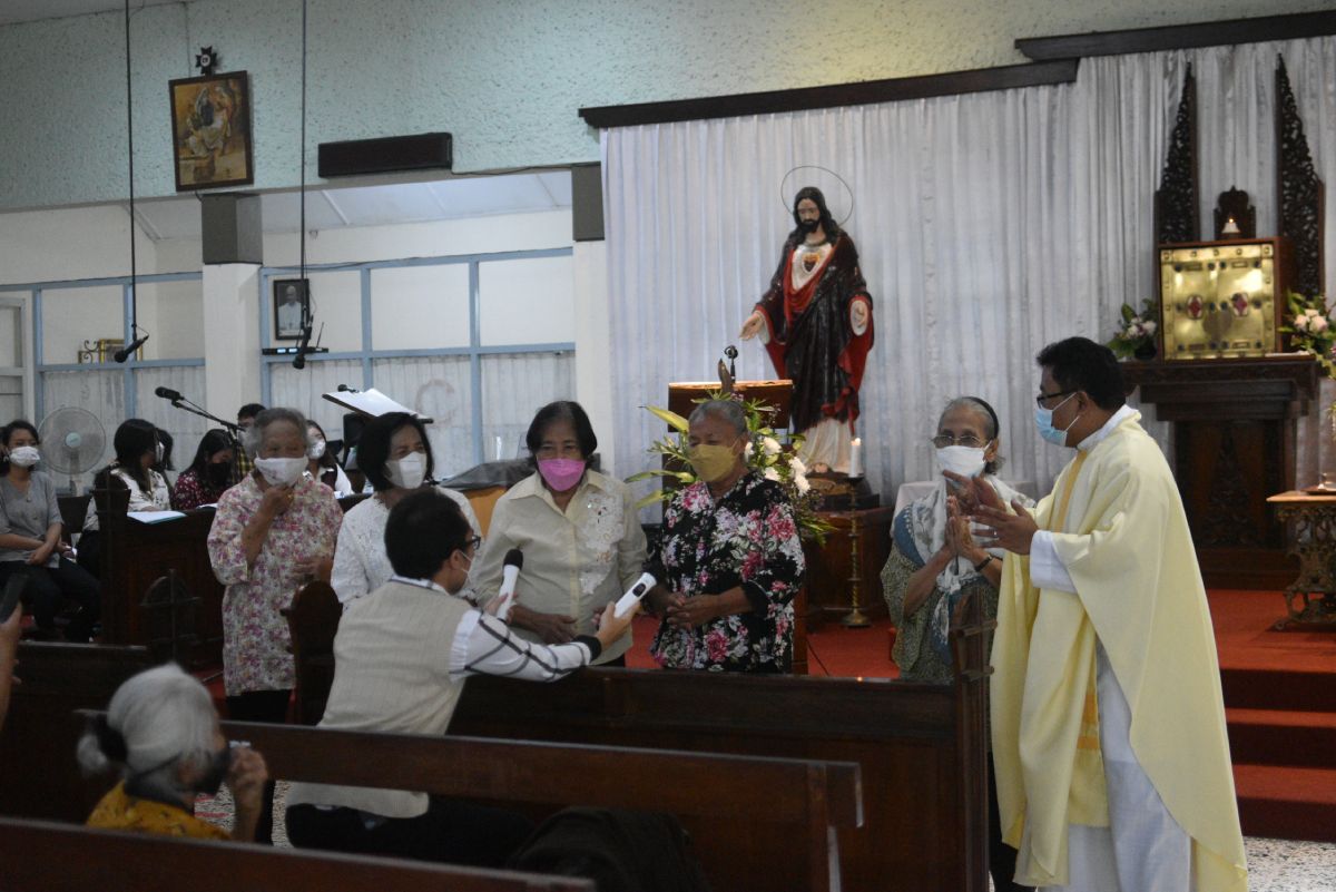 Ratusan Umat Mengikuti Perayaan Ekaristi Adiyuswa Legio Maria